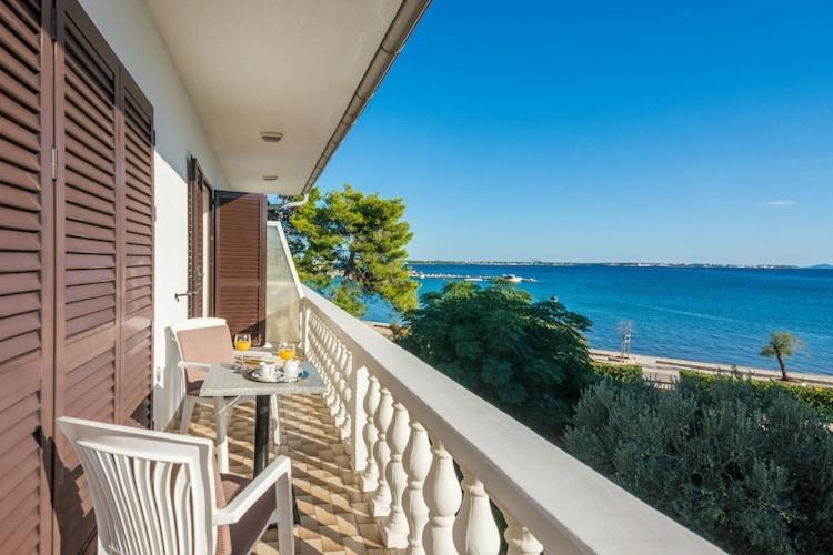 Apartments In House Liveric In Vir At The Beach Exterior foto